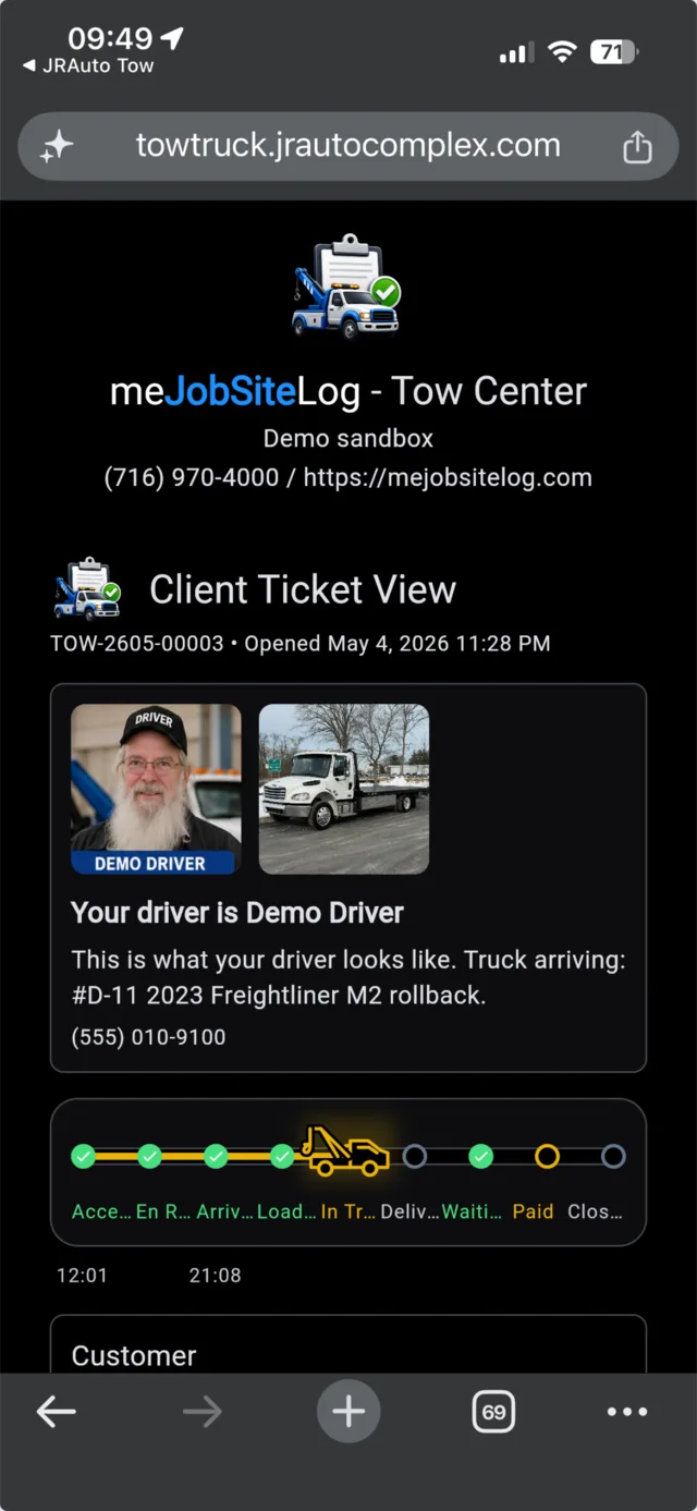 Tow Truck Center mobile phone screenshot 4: Client view with driver and truck details.