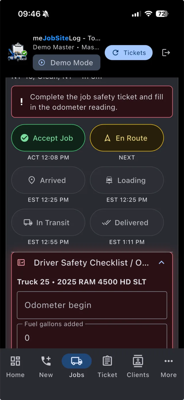 Tow Truck Center mobile phone screenshot 9: Driver workflow buttons and checklist.