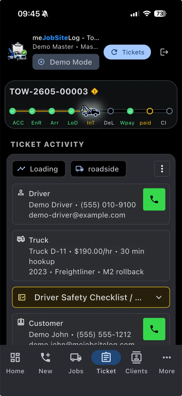 Tow Truck Center mobile phone screenshot 10: Ticket activity with checklist/customer/truck blocks.